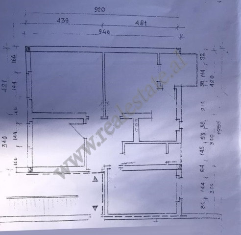 Apartament ne rrugen Fadil Rada ne katin e pare te nje pallati ekzistues buze rruges.
Shtepia ka nj